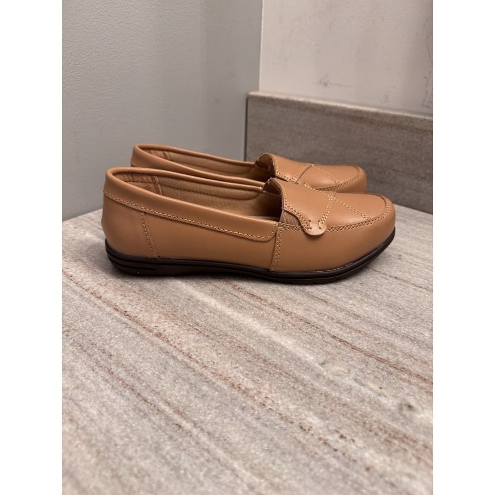 Dr. Max womens size 6M Tan loafers